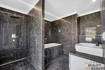 Moderní rodinný dům s velkou zahradou v Dobšicích u Znojma –