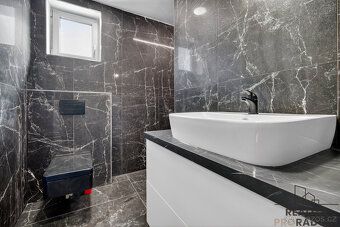 Moderní rodinný dům s velkou zahradou v Dobšicích u Znojma –