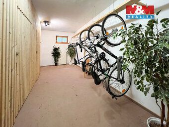 Nabízíme ke koupi krásný, světlý byt o velikosti 39 m² s kry