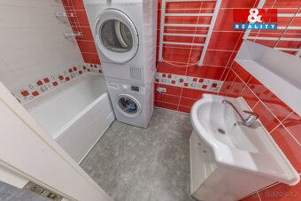 Nabízíme k prodeji prostorný a světlý byt 3+1 o celkové ploš
