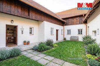 Místo, které čeká na svůj nový příběh. Na okraji obce Pořeží