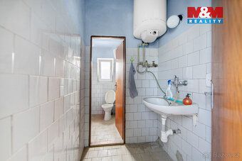 Nabízíme k prodeji rodinný dům v obci Brnířov, situovaný v k