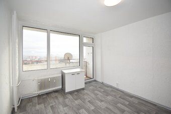 Pronájem garsoniéry s balkónem v osobním vlastnictví v 9. pa