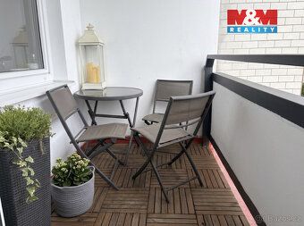 Nabízíme k pronájmu prostorný a světlý byt 3+1 o užitné ploš