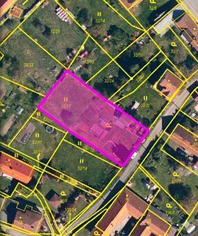 Nabízíme k prodeji pozekem o výměře 1 109 m² v malebné a kli