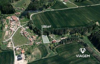 Nabídněte, prosím, pole nebo louku, nejlépe v Třebíčském neb