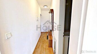 Ev.č. 01401-1 Nabízíme k pronájmu byt o dispozici 2+kk a pod