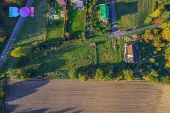 Dům s velkým pozemkem 3 800 m² v Albrechticích – místo s obr