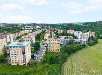 Nabízím k prodeji prostorný a světlý byt o dispozici 3+1 a v