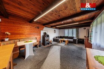 Prodej prostorné dřevěné chaty o 3 místnostech, užitná ploch