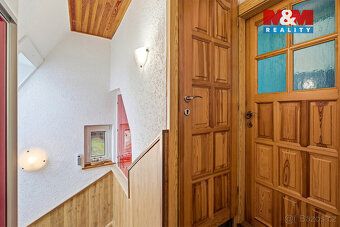 Nabízíme k prodeji výjimečný samostatně stojící rodinný dům 