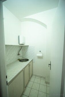 Nabízíme k pronájmu nebytový prostor o celkové výměře 49 m²,