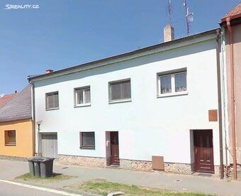 Dvě jednotky v jedné nemovitosti sklad s výlohou do ulice - 