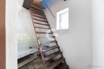 Hledáte pohodové bydlení na vesnici, ale nechcete trávit kaž