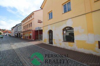Ev.č. 03132 Nabízíme k pronájmu prodejnu, nebo výrobnu v cen