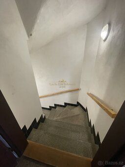 Nabízíme k dlouhodobému pronájmu garsoniéru o celkové výměře