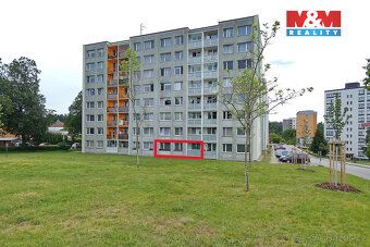 Nabízíme k prodeji prostorný byt o dispozici 3+kk se zasklen