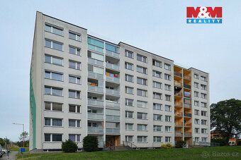 Nabízíme k prodeji prostorný byt o dispozici 3+kk se zasklen