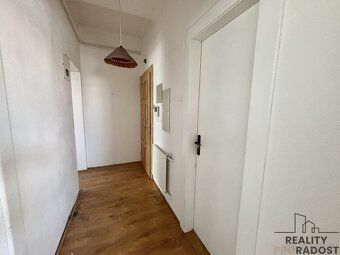 Nabízíme k pronájmu světlý a útulný byt 2+1o výměře 84 m2 v 