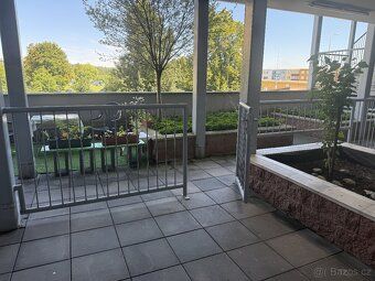 Nabízíme pronájem krásného slunného bytu 3+kk (73 m2) s šatn