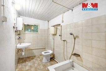 Nabízíme Vám k prodeji útulnou rekreační chatu se zahradou v