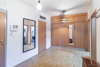 Na pronájem byt o dispozici 2+kk o podlahové ploše 60 m² s l