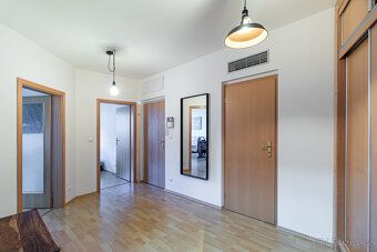 Na pronájem byt o dispozici 2+kk o podlahové ploše 60 m² s l
