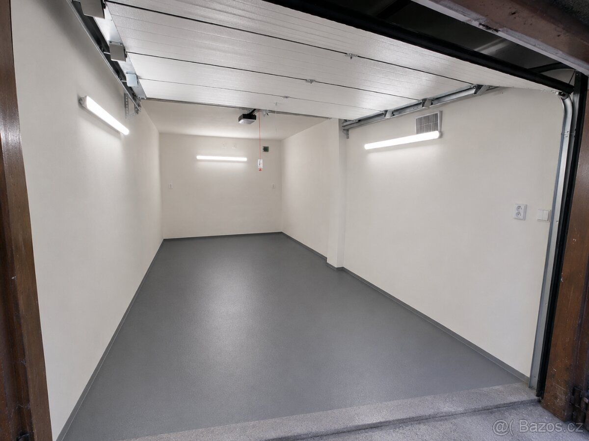 Nabízím ke koupi zděnou garáž s vlastním pozemkem pod ní na 