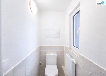 + poplatky 3 000,-/měs. + kauce + provize RK, Nabízíme exklu