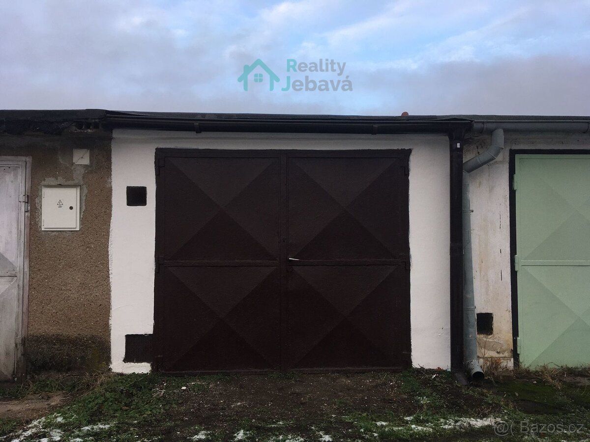Nabízíme k prodeji udržovanou garáž v oblíbené části Chrudim