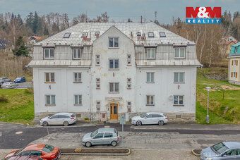 Nabízíme k prodeji zrekonstruovaný byt 2+1 o ploše 53 m² v o