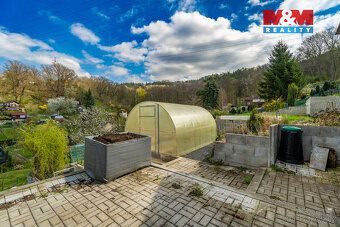 Prodej chaty se zahradou 358 m2. Osobní vlastnictví. Klidná 