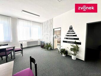 Ev.č. 716932 Nabízíme k pronájmu prostorné komerční prostory