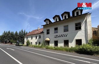 Nabízíme k prodeji samostatně stojící třípodlažní komerční d