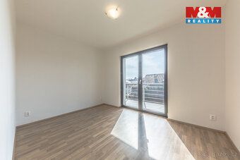 K dlouhodobému pronájmu nabízíme moderní novostavbu rodinnéh