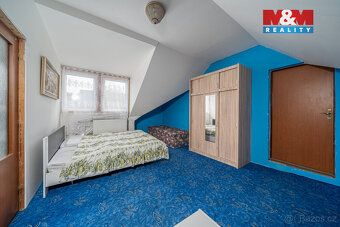 Nabízíme k prodeji prostorný samostatně stojící rodinný dům 