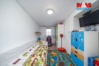 Nabízíme k prodeji prostorný samostatně stojící rodinný dům 