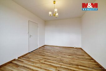 Nabízíme pronájem bytu 1+1, 36 m2, ve třetím patře panelovéh