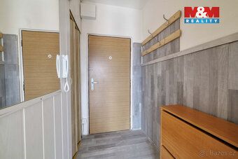 Nabízíme pronájem bytu 1+1, 36 m2, ve třetím patře panelovéh