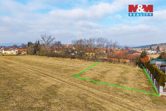 Nabízíme k prodeji pozemek, o rozloze 1233 m², v katastrální