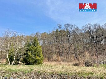 Nabízíme k prodeji 11/12 pozemeku o rozloze 2948 m², ideální