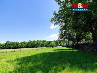 Nabízíme k prodeji pozemek k bydlení o výměře 1052 m², nachá