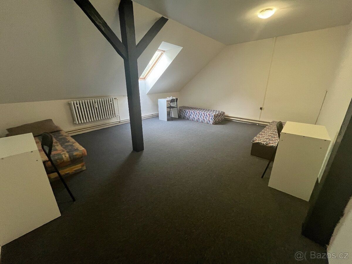 Pronajmu ateliér 5+kk v Brně Maloměřicích, vše vybaveno. K p