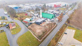 Popis objektu
Hala o zastavěné ploše 230 m² je dispozičně ro