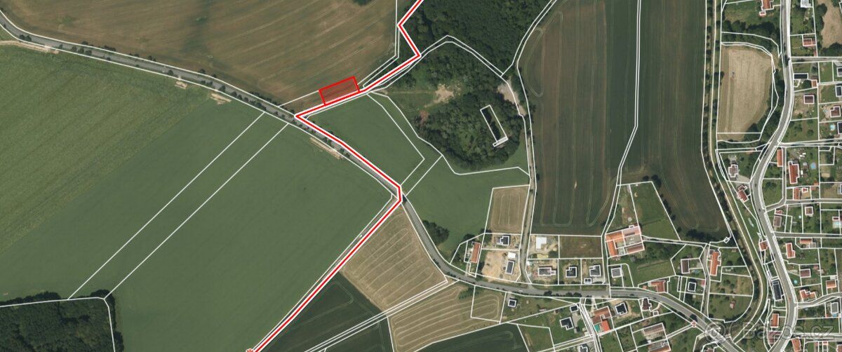 Prodám pozemek 1 134m voda v blízkosti pozemku. Bartošovice,