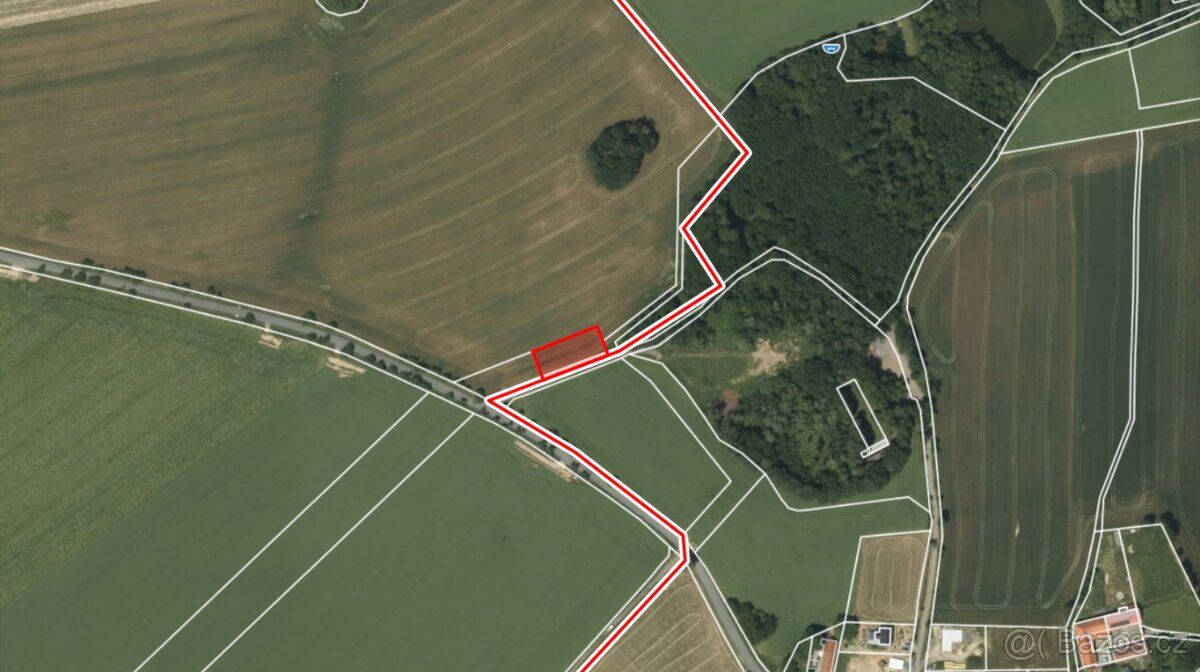 Prodám pozemek 1 134m voda v blízkosti pozemku. Bartošovice,