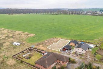 Exkluzivně nabízíme stavební pozemek o výměře 349 m² v klidn