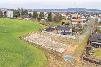 Exkluzivně nabízíme stavební pozemek o výměře 351 m² v klidn