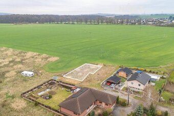 Exkluzivně nabízíme stavební pozemek o výměře 351 m² v klidn