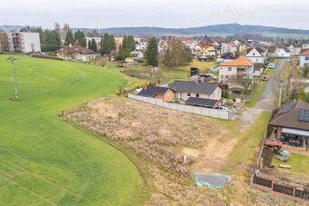 Exkluzivně nabízíme stavební pozemek o výměře 351 m² v klidn